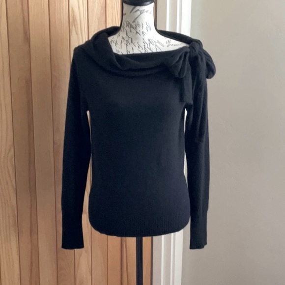 Theory Black Cashmere Sweater - Picture 4 of 14